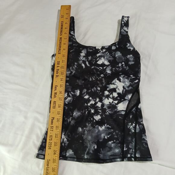 LULULEMON Women's 3-piece bundle Top/Leggings/Shorts all small-ish (see photos) - Picture 5 of 9
